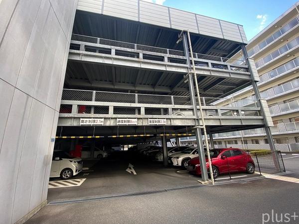 エスリード太秦三条天神川(駐車場)
