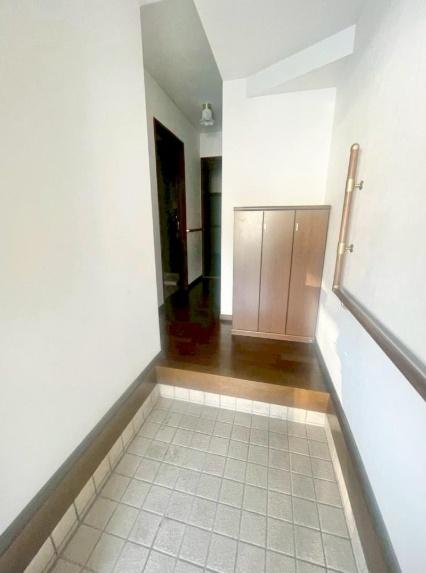 京都市右京区梅津罧原町の中古一戸建て(玄関)