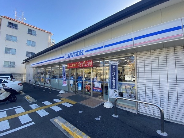 シャルマン植物園ハイツ(ローソン小山西元町店)