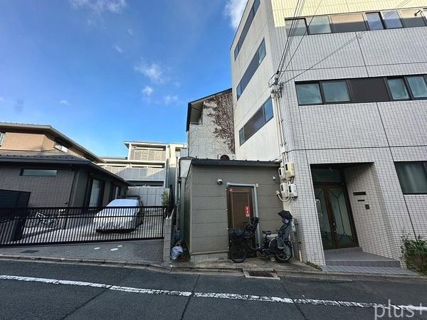 北区衣笠東御所ノ内町　店舗付住宅