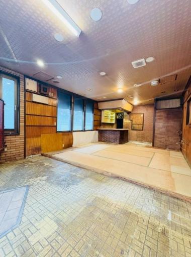 右京区太秦蜂岡町　店舗付中古戸建