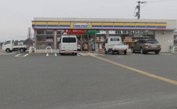 亀岡市吉川町吉田上河原の中古一戸建て(ミニストップ亀岡運動公園前)