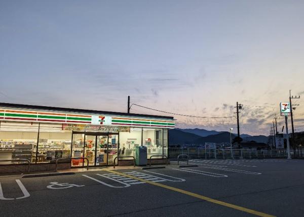 亀岡市吉川町吉田上河原の中古一戸建て(セブンイレブン亀岡運動公園前店)