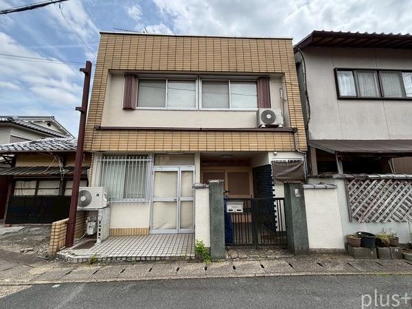 嵯峨釈迦堂竹林の小径その先にある家