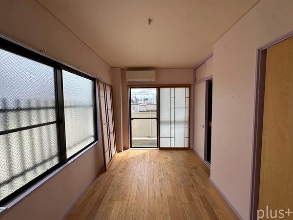 右京区西院西今田町　店舗付中古テラス