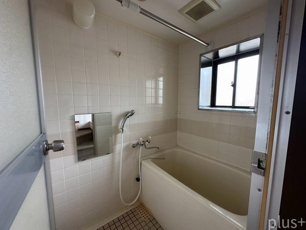 右京区西院西今田町　店舗付中古テラス