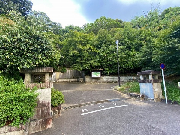 京都市北区紫野南舟岡町の土地(船岡山公園)
