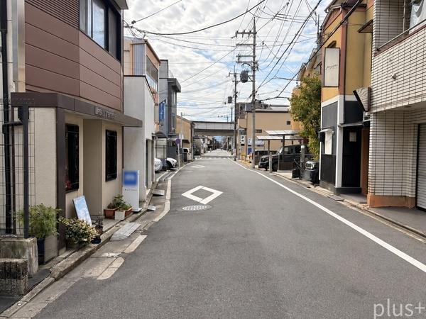 太子道に面する店舗付戸建