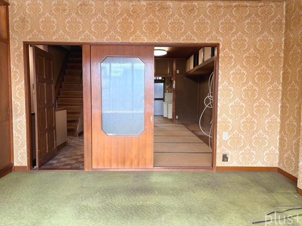 西本願寺南　七条通りに面する鉄骨ビル