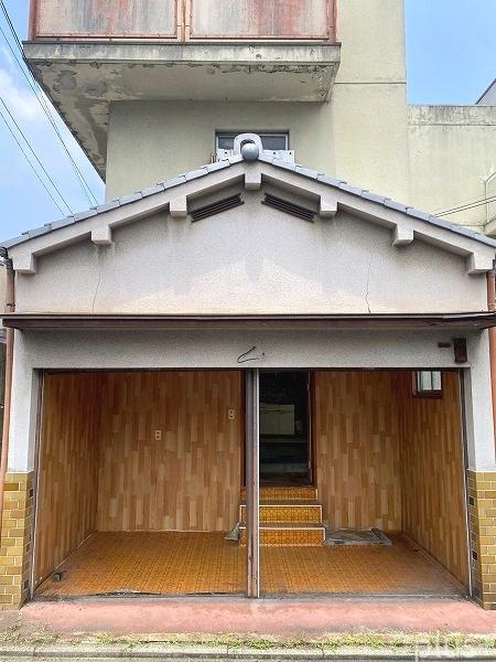一条通に面するRCテラス