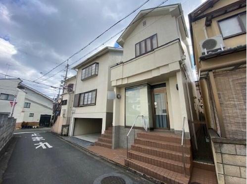 北区紫野泉堂町　店舗付戸建