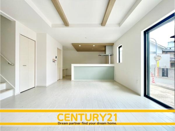 南区花畑3丁目4期 1号棟 全1棟(リビング)