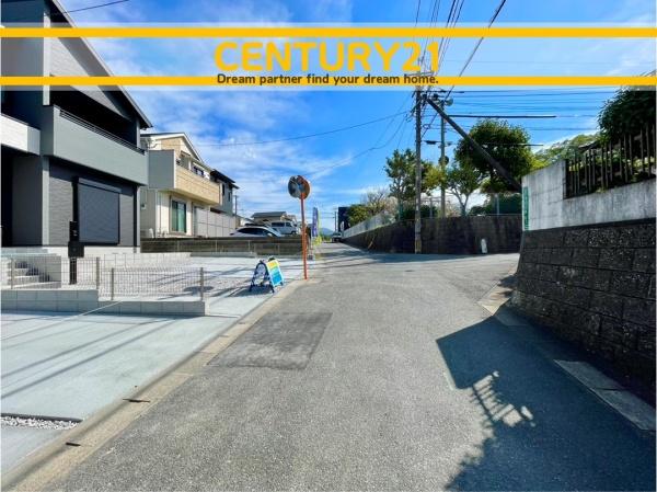 太宰府市青山2丁目3期 2号棟 全2棟(前面道路含む現地写真)