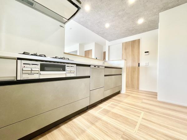 南区曰佐5丁目3期　1号棟　全2棟