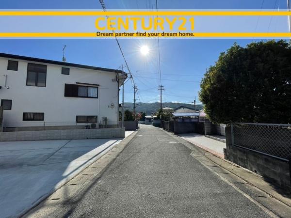 南区鶴田3丁目4期 全1棟(前面道路含む現地写真)