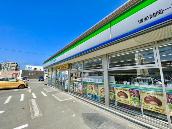 博多区諸岡3丁目2期 1号棟 全2棟(ファミリーマート博多諸岡一丁目店)
