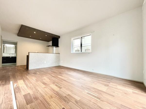 佐賀市新栄東2丁目　全1棟
