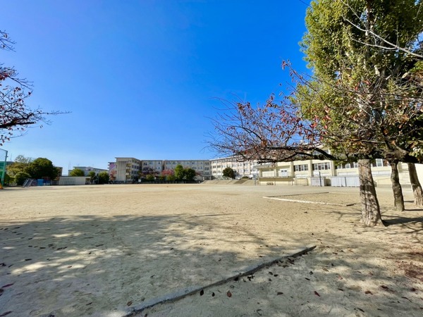 南区長丘2丁目1期　2号棟　全2棟(福岡市立長丘小学校)