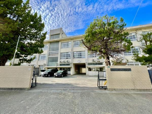 糟屋郡宇美町宇美中央４丁目の土地(宇美町立宇美小学校)