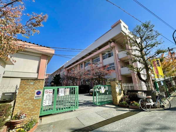 福岡市南区若久５丁目の土地(福岡市立東若久小学校)