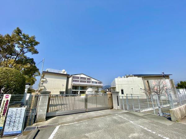 筑前町石櫃　全1棟(筑前町立中牟田小学校)