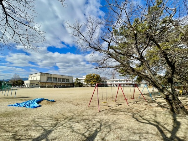 小郡市寺福童第十　全1棟(小郡市立小郡小学校)