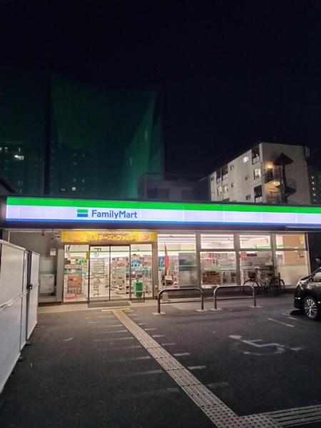 新着　ファミール城東B棟(ファミリーマート今福東一丁目店)