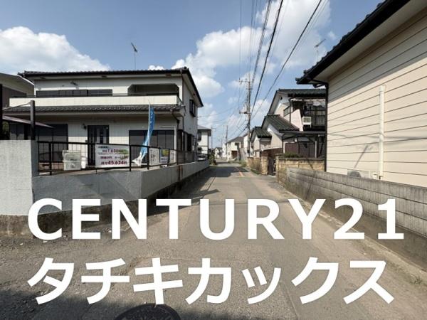 古河市駒羽根の中古一戸建て(前面道路含む現地写真)