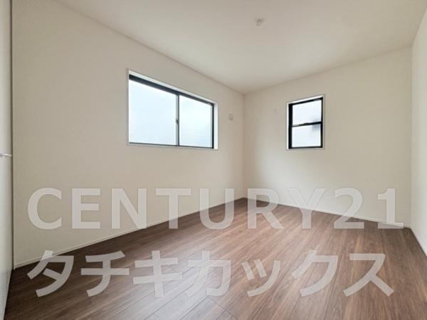 リーブルガーデン　古河三和　全２棟　１号棟