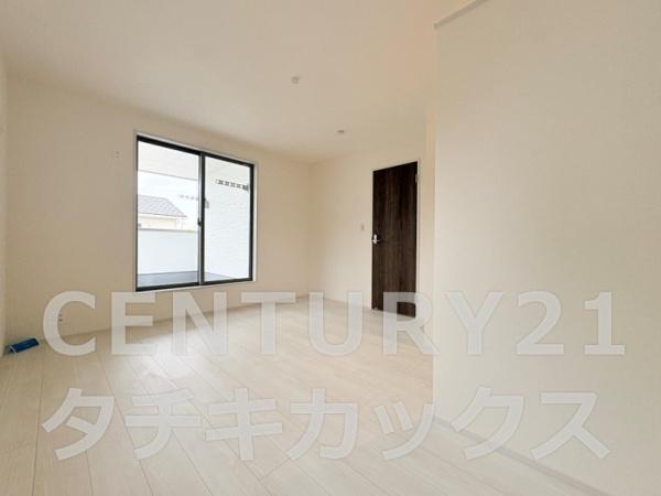 リーブルガーデン　古河三和　全２棟　２号棟