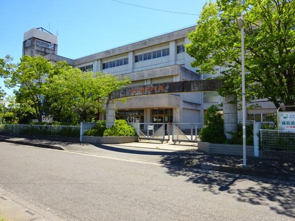 ブルーミングガーデン　加須市花崎４丁目　全２棟　２号棟(加須市立加須東中学校)