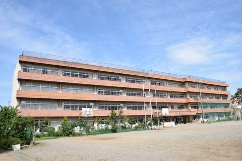 リーブルガーデン　蓮田市西新宿　全４棟　３号棟(蓮田市立黒浜西中学校)