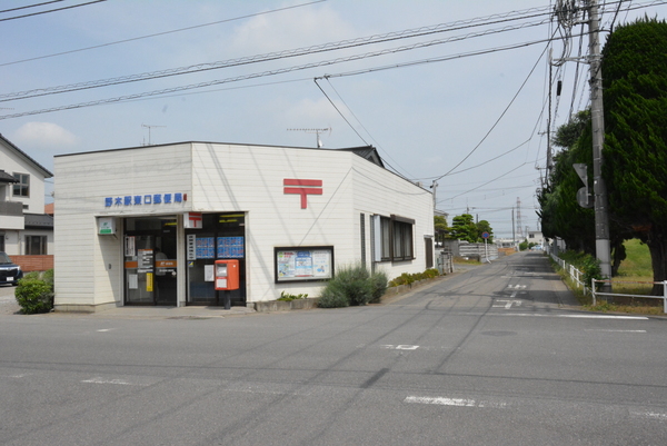 リーブルガーデン　第３野木潤島　全２棟　２号棟(野木駅東口郵便局)