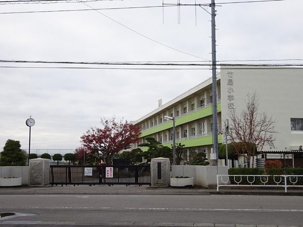 筑西市市野辺の新築一戸建(筑西市立竹島小学校)