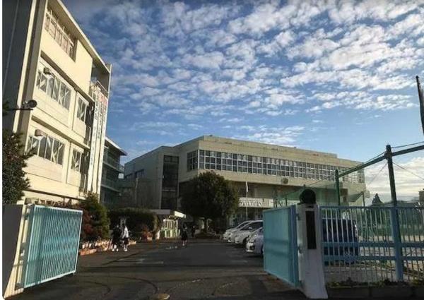春日部市内牧の新築一戸建(春日部市立春日部中学校)