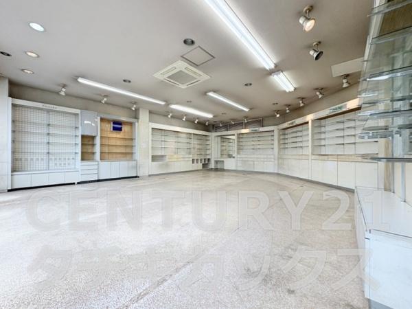 古河市東本町４丁目　店舗併用住宅