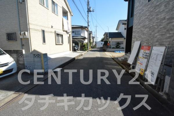 リガーレ　蓮田市緑町１４期　全１棟