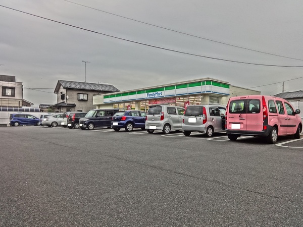 友愛コーポ(ファミリーマート古河東本町店)