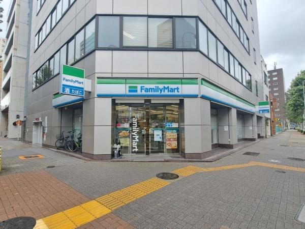 ダイアパレス丸の内(ファミリーマート丸の内大津通店)