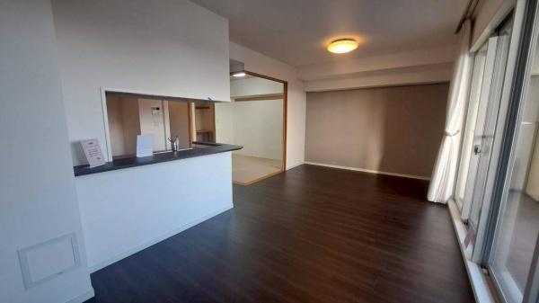 ヴィークタワー東白壁(リビング)