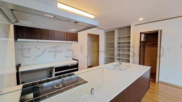 GRAFAREREUSEHOUSE南区曽池町二丁目