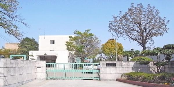 名古屋市瑞穂区萩山町１丁目の土地(名古屋市立萩山中学校)