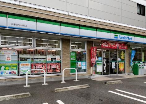 アドリーム八事雲雀ケ岡(ファミリーマート八事弥生が岡店)