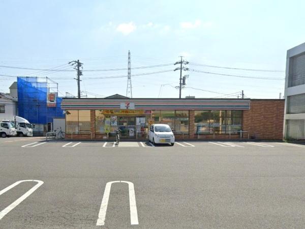 グラン・コート鳴海(セブン-イレブン名古屋鳴海町母呂後店)