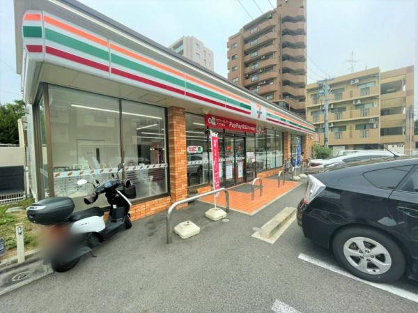 モアグレース川名(セブンイレブン名古屋駒方町店)