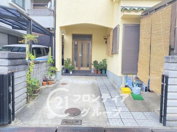 城陽市久世里ノ西　中古一戸建て
