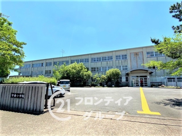 八幡市八幡小松　新築一戸建て