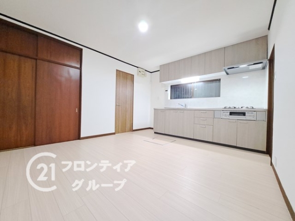 久世郡久御山田井西荒見　中古一戸建て