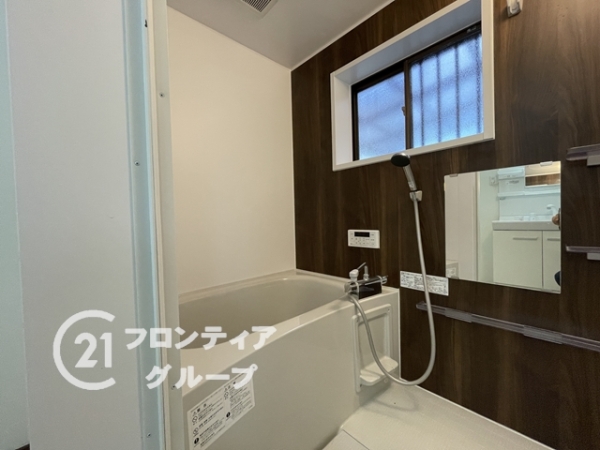 久世郡久御山田井西荒見　中古一戸建て