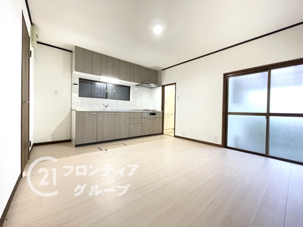 久世郡久御山田井西荒見　中古一戸建て